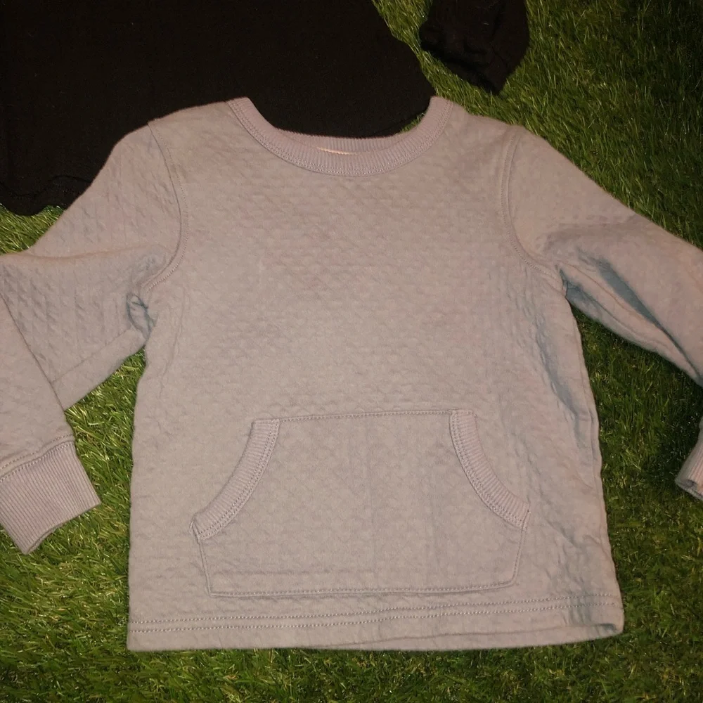 5T long sleeve bundle - Picture 2 of 4